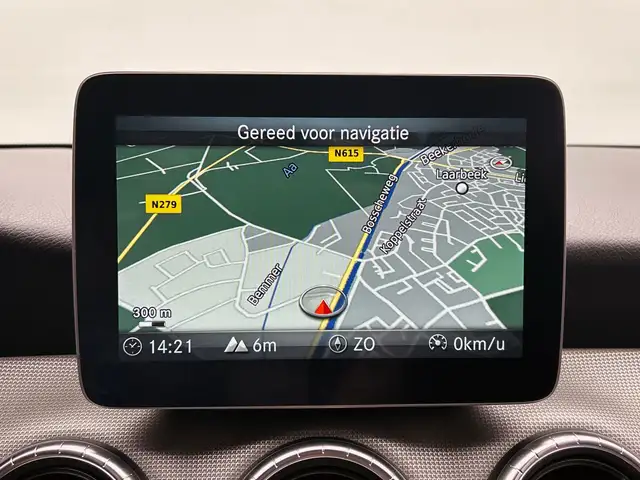 Mercedes-Benz Cla view 10