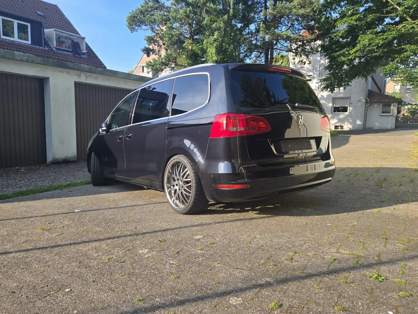 Volkswagen Sharan 1.4 TSI DSG BlueMotion Technology Highline Schwarz - 2