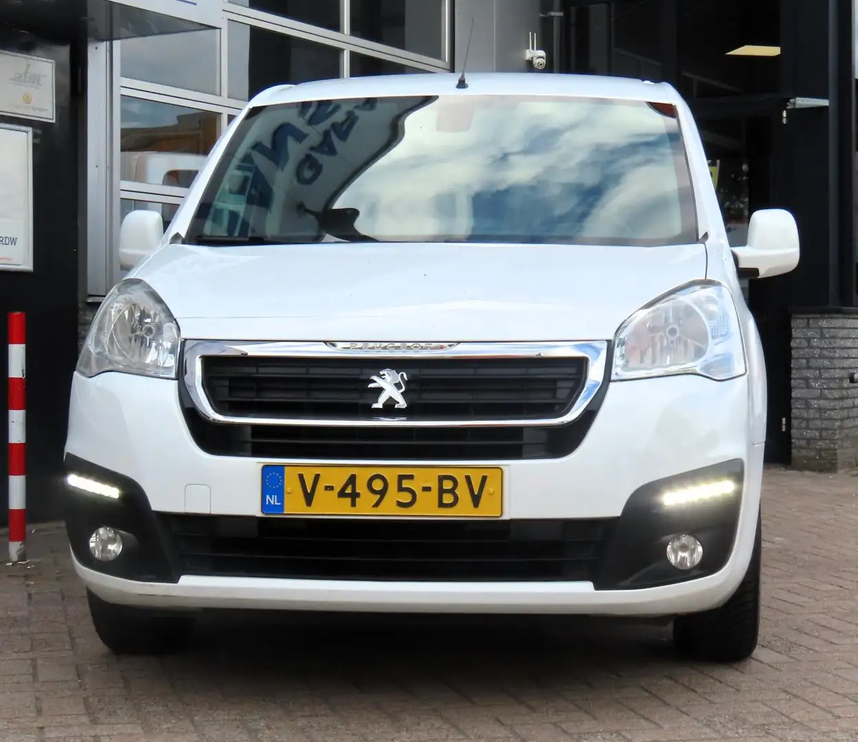 Peugeot Partner 122 1.6 BlueHDi 100 XR S&S maxi l2 Wit - 2