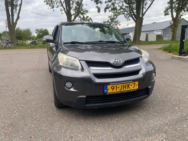 Toyota Urban Cruiser 1.3 VVT-i Dynamic 1E EIGENAAR - KEY LESS - AIRCO -