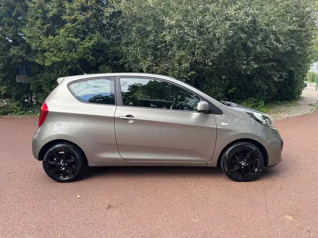 Kia Picanto view 4