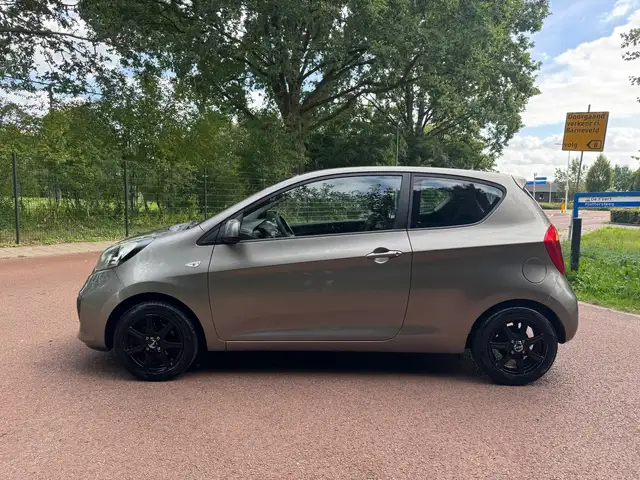 Kia Picanto view 8