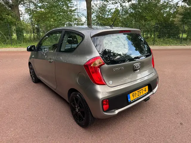 Kia Picanto view 7