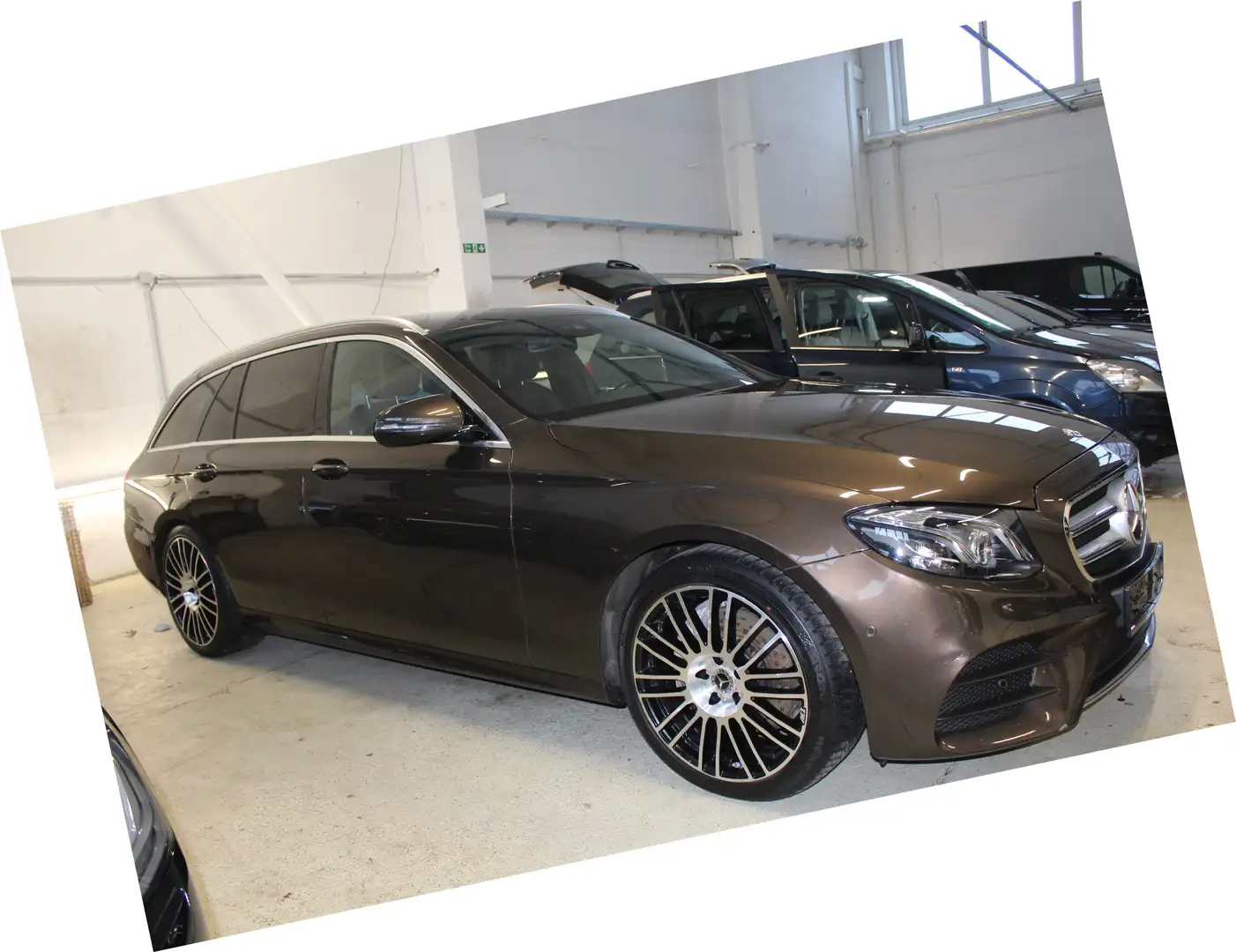 Mercedes-Benz E 220 E-Klasse T-Modell AMG Line Braun - 2