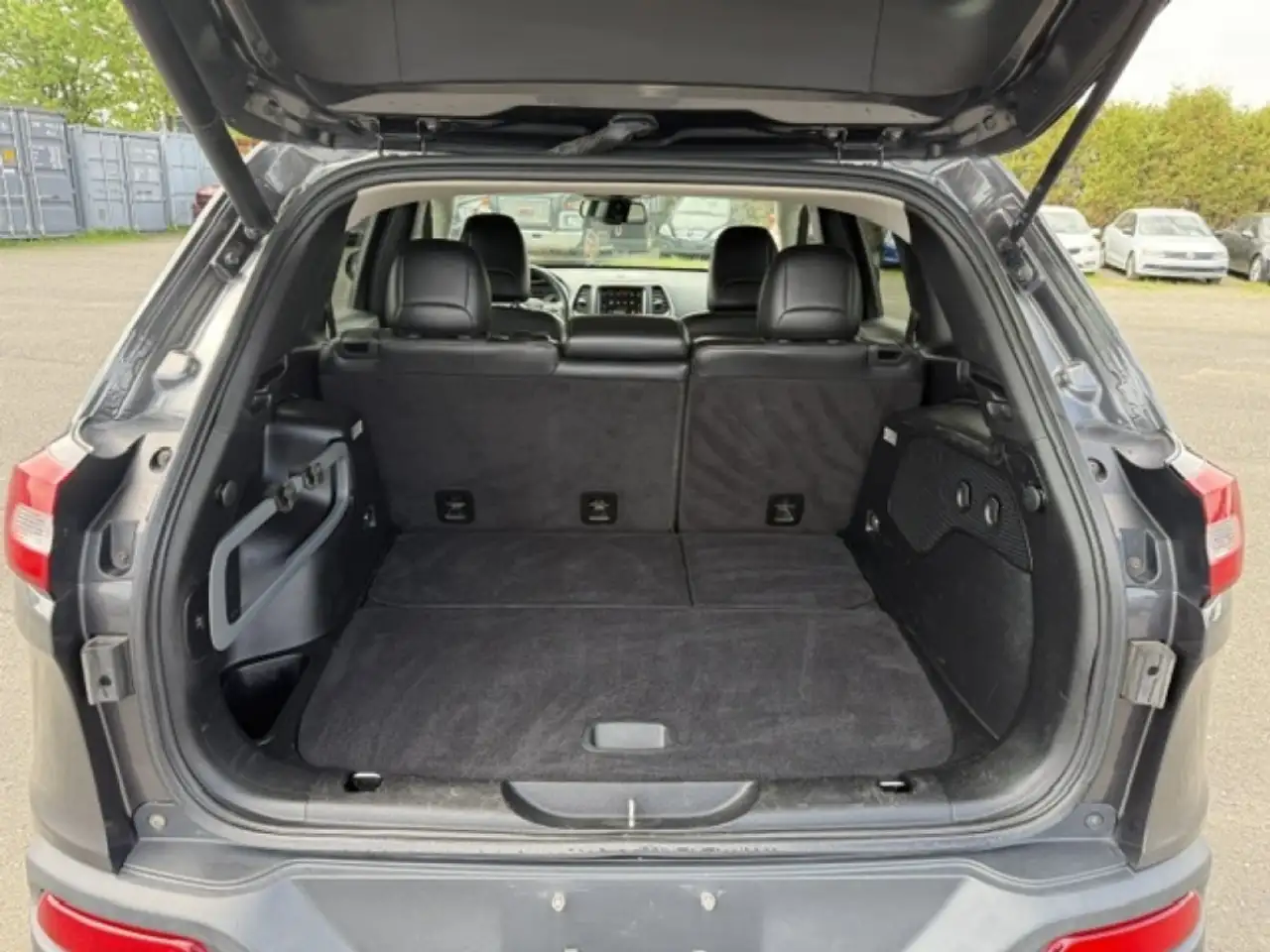 Jeep Cherokee photo Jeep Cherokee