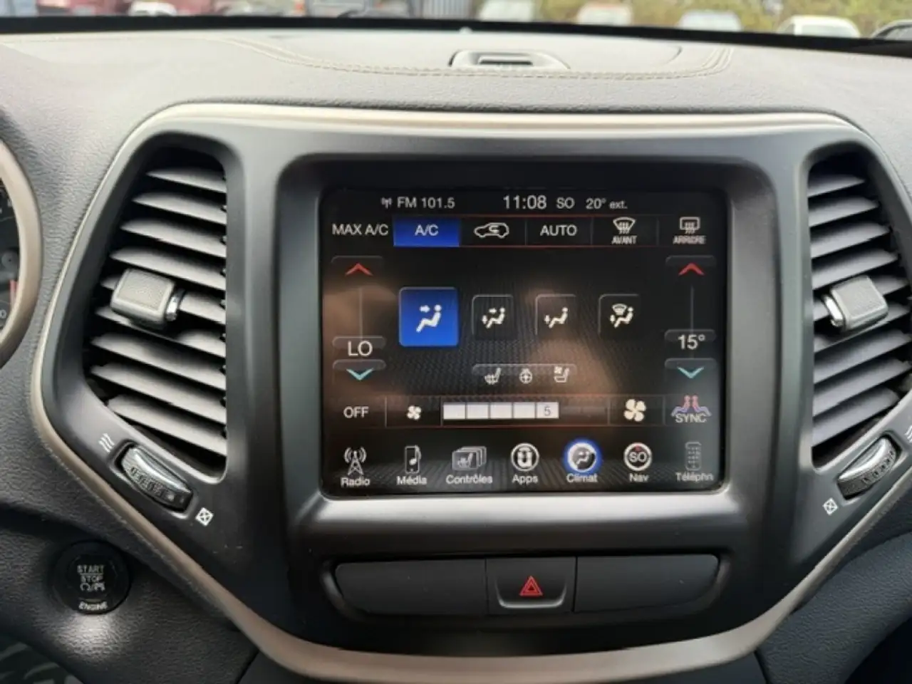 Jeep Cherokee photo Jeep Cherokee