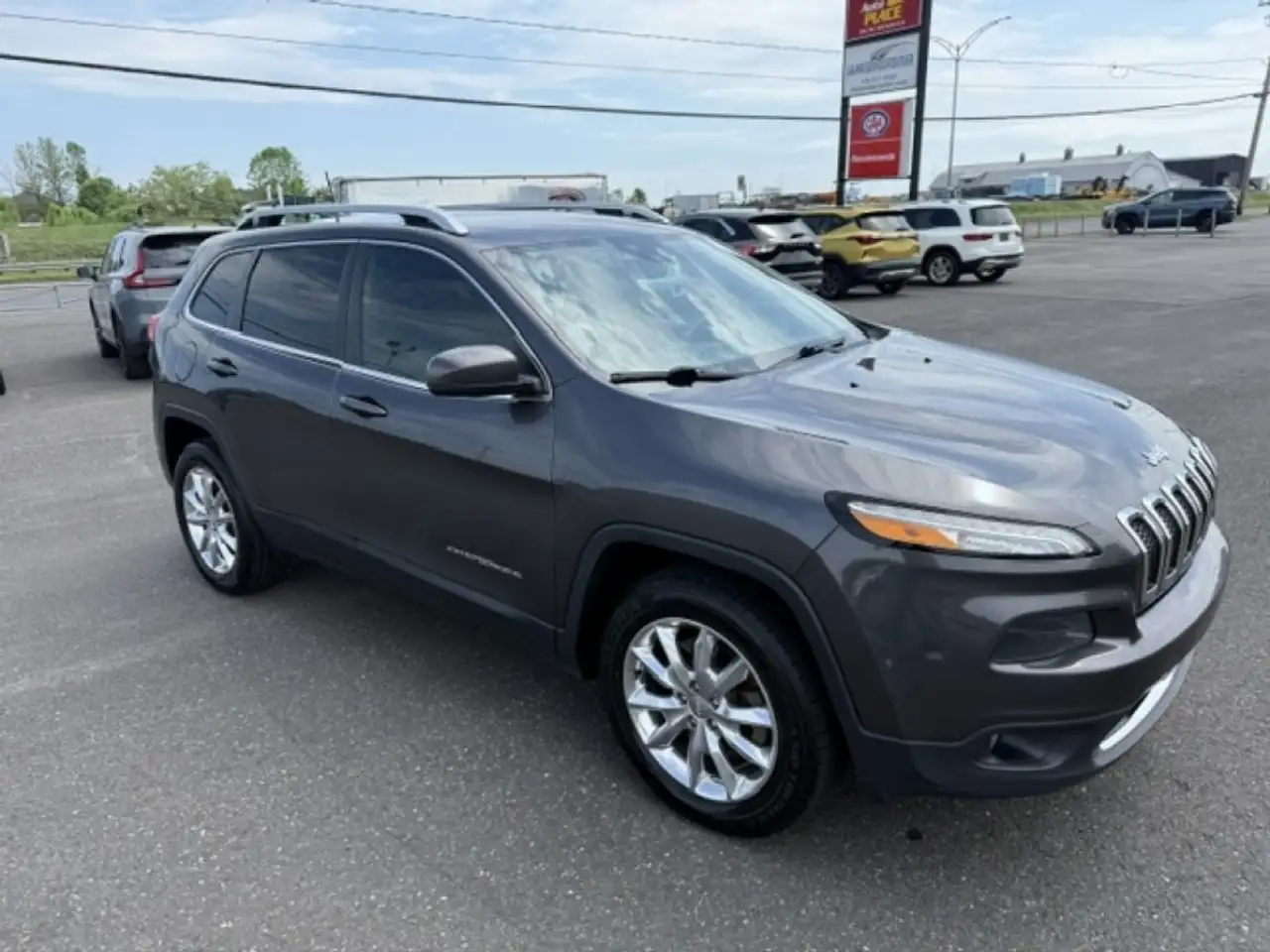 Jeep Cherokee photo Jeep Cherokee