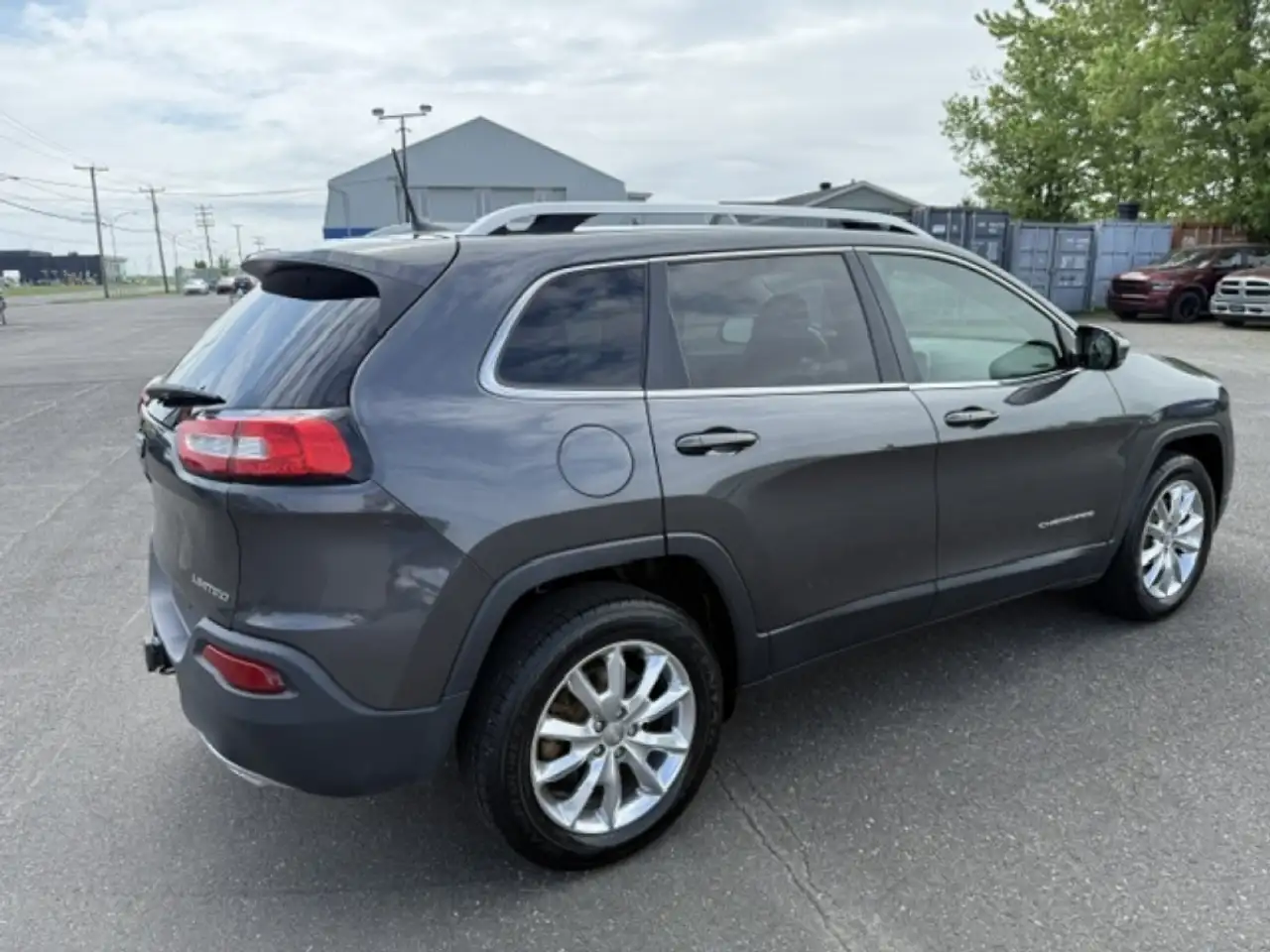 Jeep Cherokee photo Jeep Cherokee