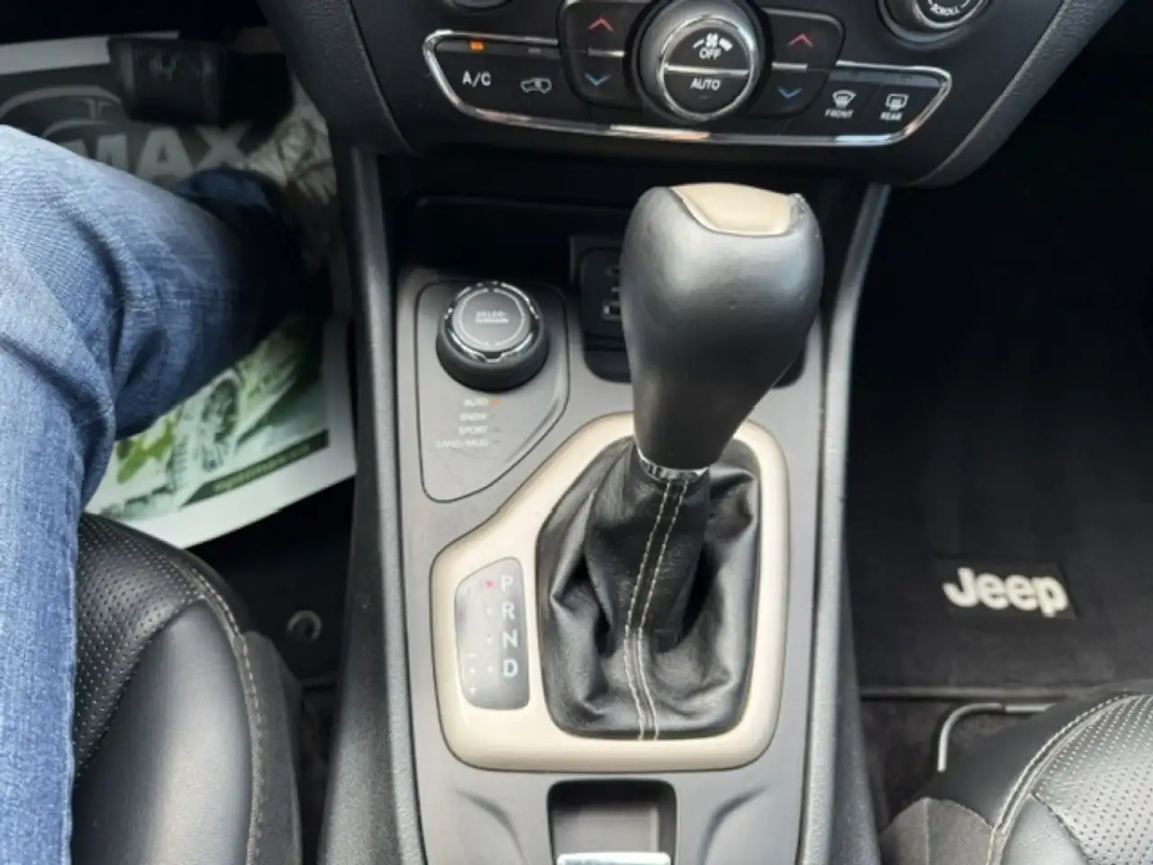 Jeep Cherokee photo Jeep Cherokee