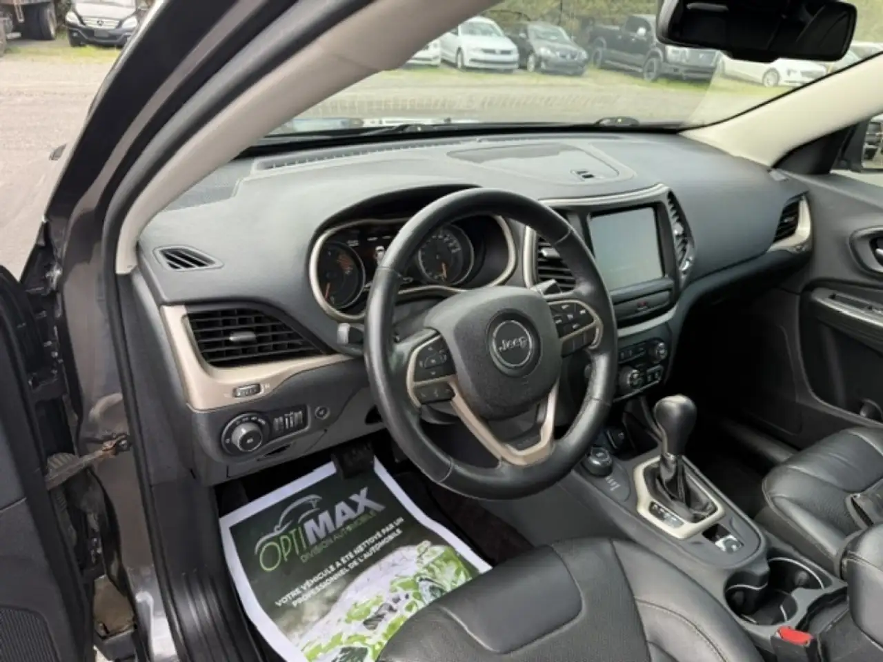 Jeep Cherokee photo Jeep Cherokee