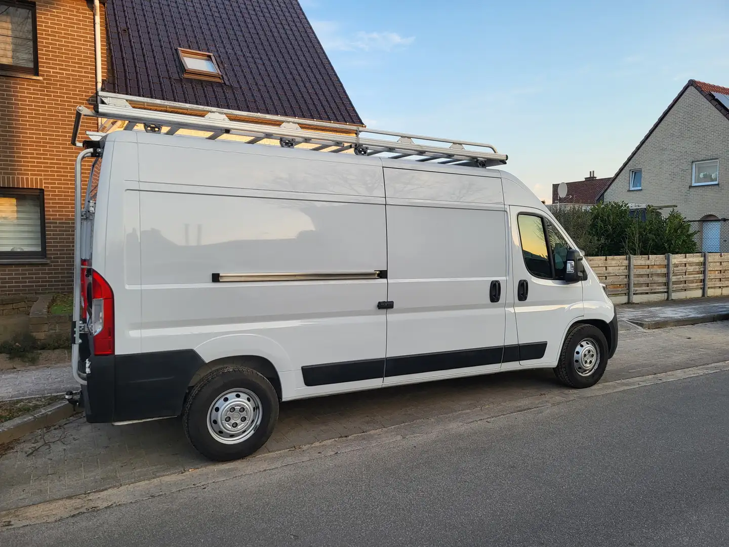 Opel Movano Movano 2.2 D L3H2 2WD VA verglast Edition Wit - 2