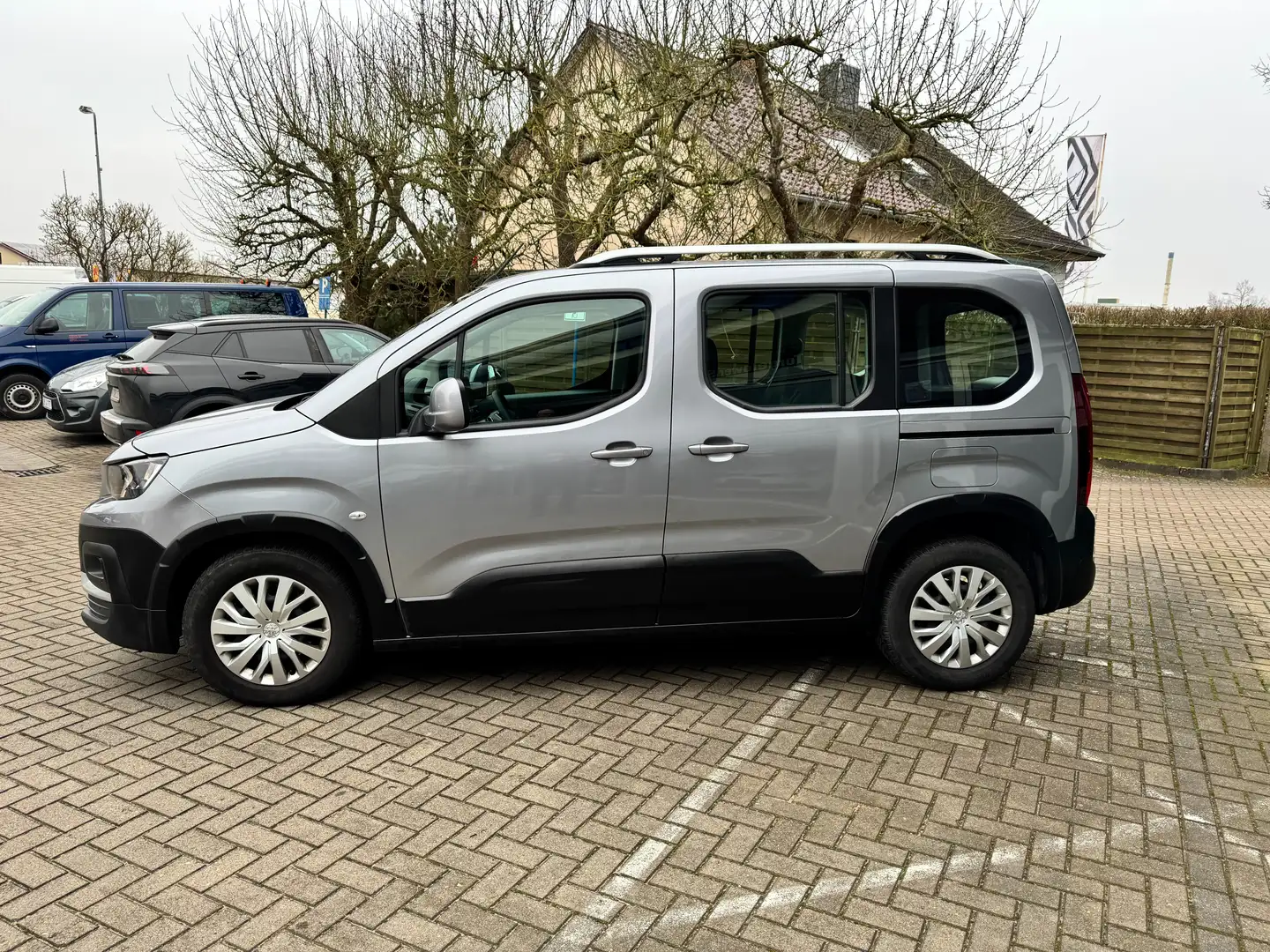 Peugeot Rifter Active L1 Automatik 1. Hand Grau - 2