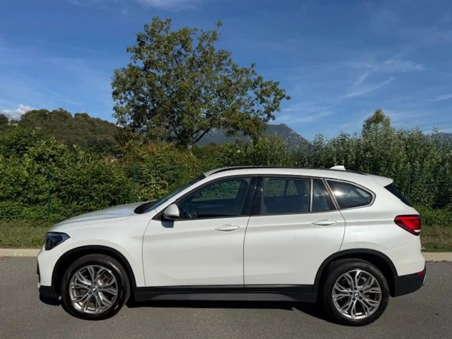 BMW X1 sdrive16d Business Advantage auto Blanc - 1