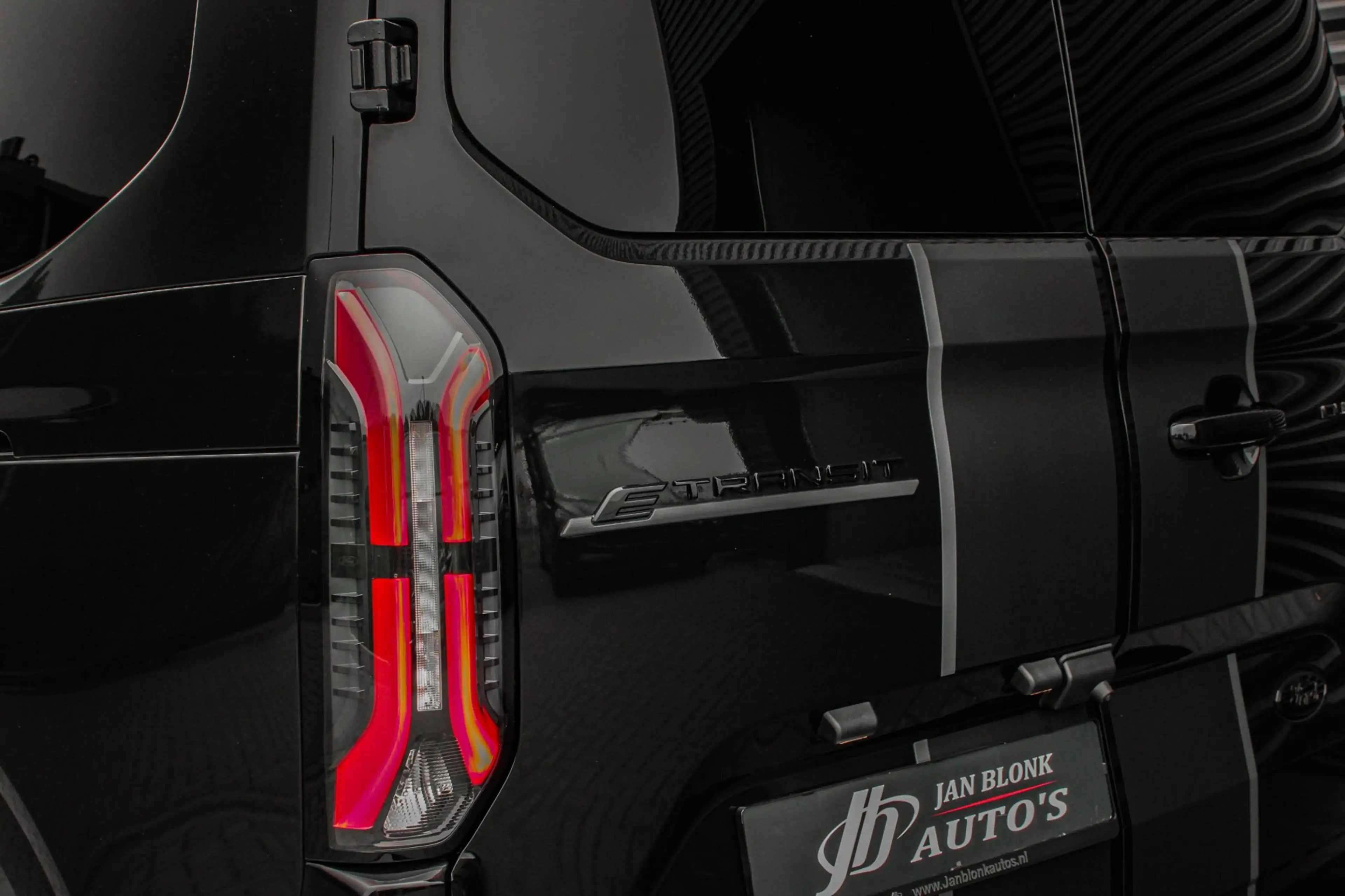 Ford E-Transit Cust. 320 L2H1 Sport 71 kWh DC DUBBEL CABINE / JB- — photo 47
