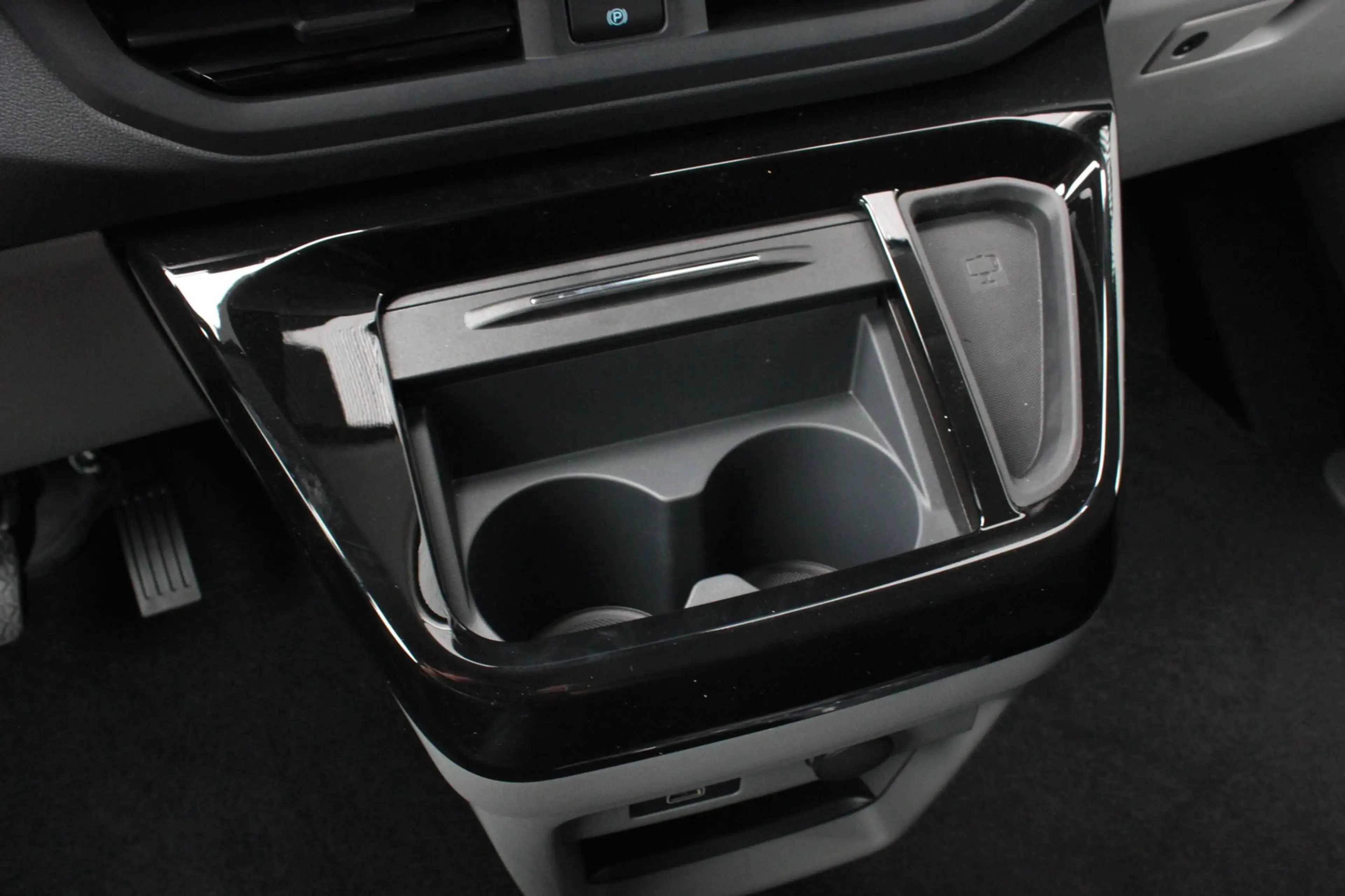 Ford E-Transit Cust. 320 L2H1 Sport 71 kWh DC DUBBEL CABINE / JB- — photo 25