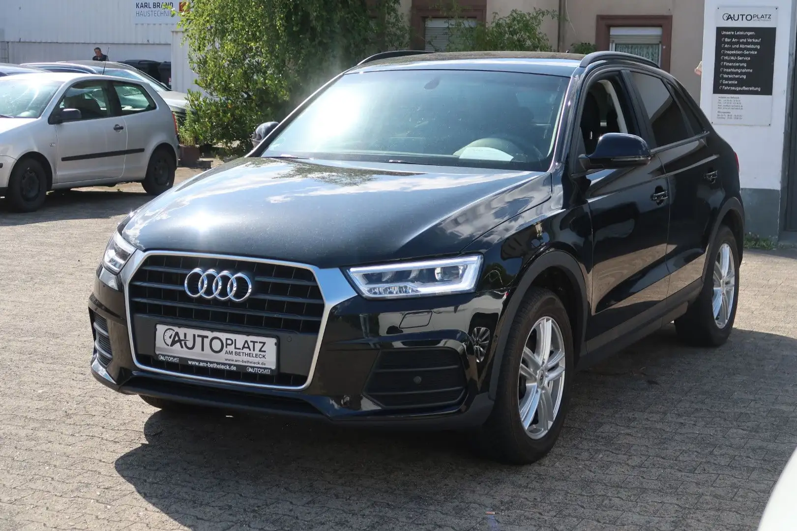 Audi Q3 1.4TFSI *1.HAND *NAVI *KEYLESS-GO *TEMPOMAT Schwarz - 2