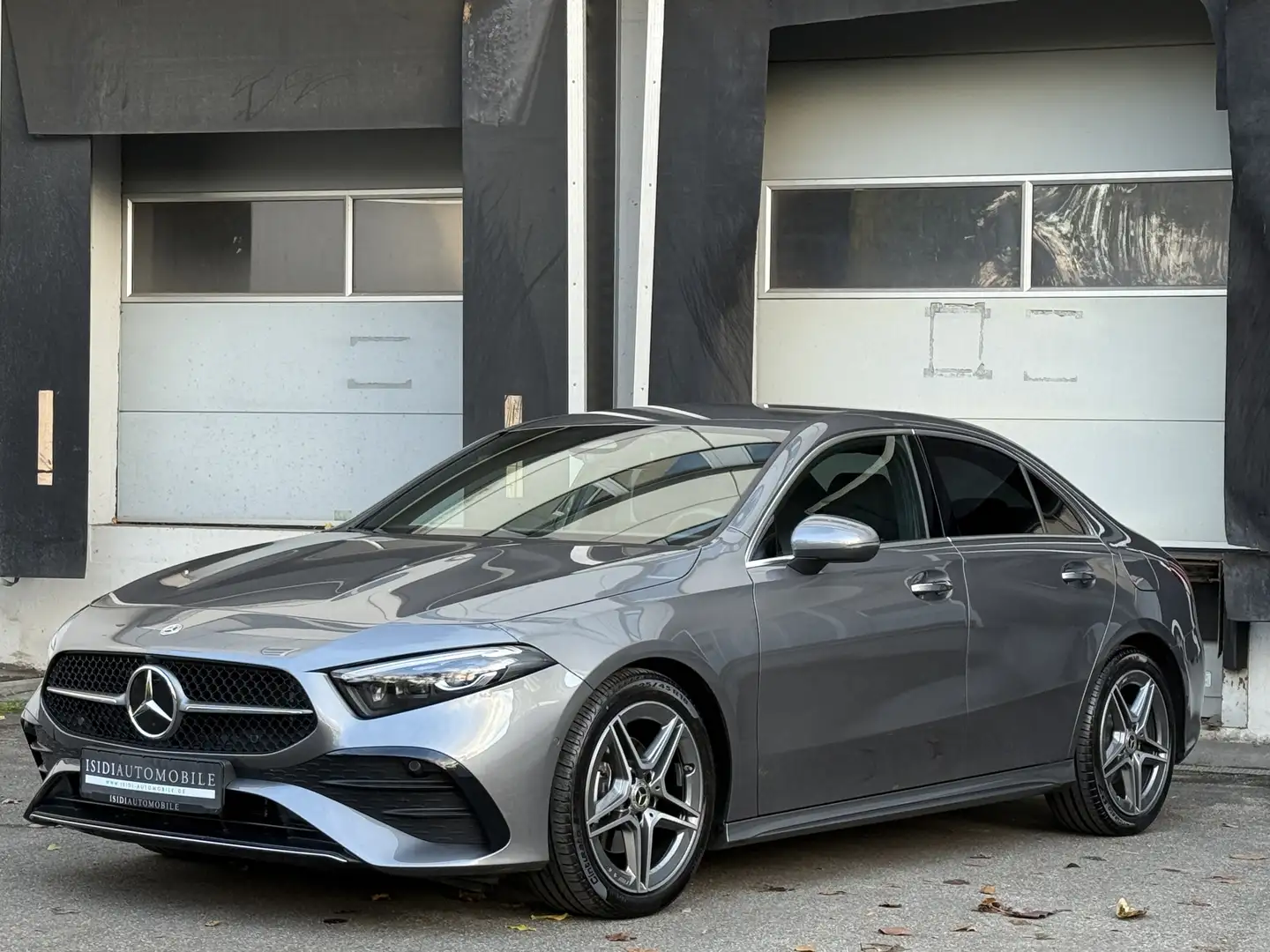 Mercedes-Benz A 200 Limo AMG Multibeam Distronic MBUX Kamera Gris - 2
