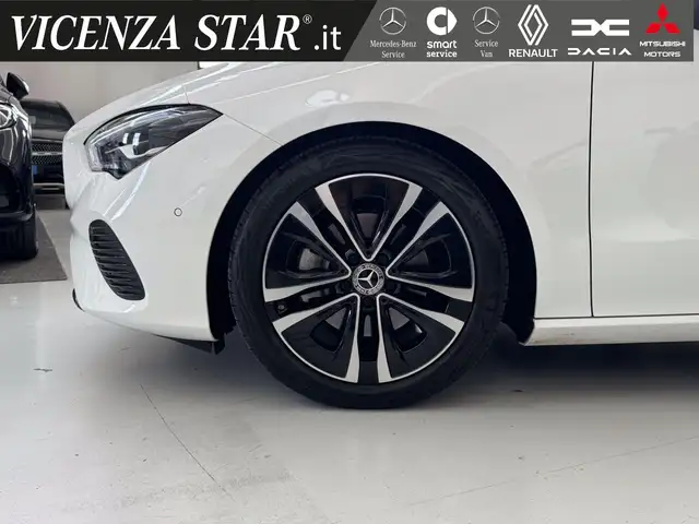 Mercedes-Benz Cla view 2