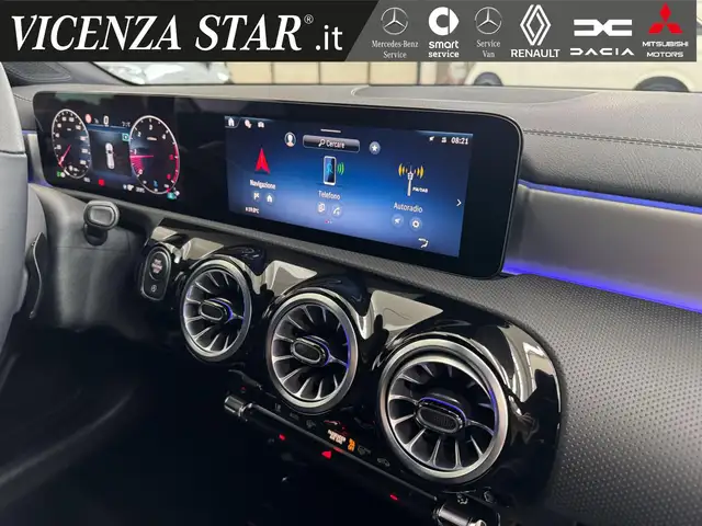 Mercedes-Benz Cla view 10