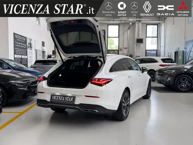 Mercedes-Benz Cla view 13