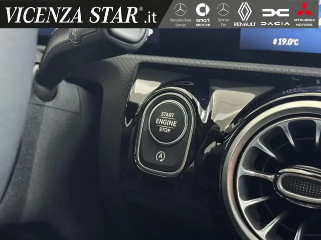 Mercedes-Benz Cla view 11