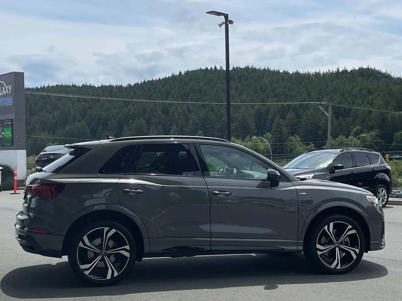 Audi Q3 photo Audi Q3