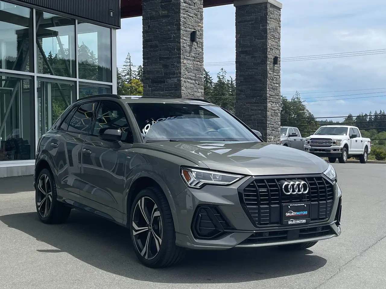 Audi Q3 photo Audi Q3