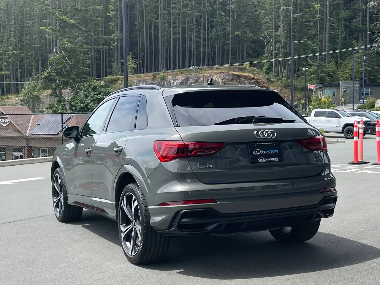 Audi Q3 photo Audi Q3