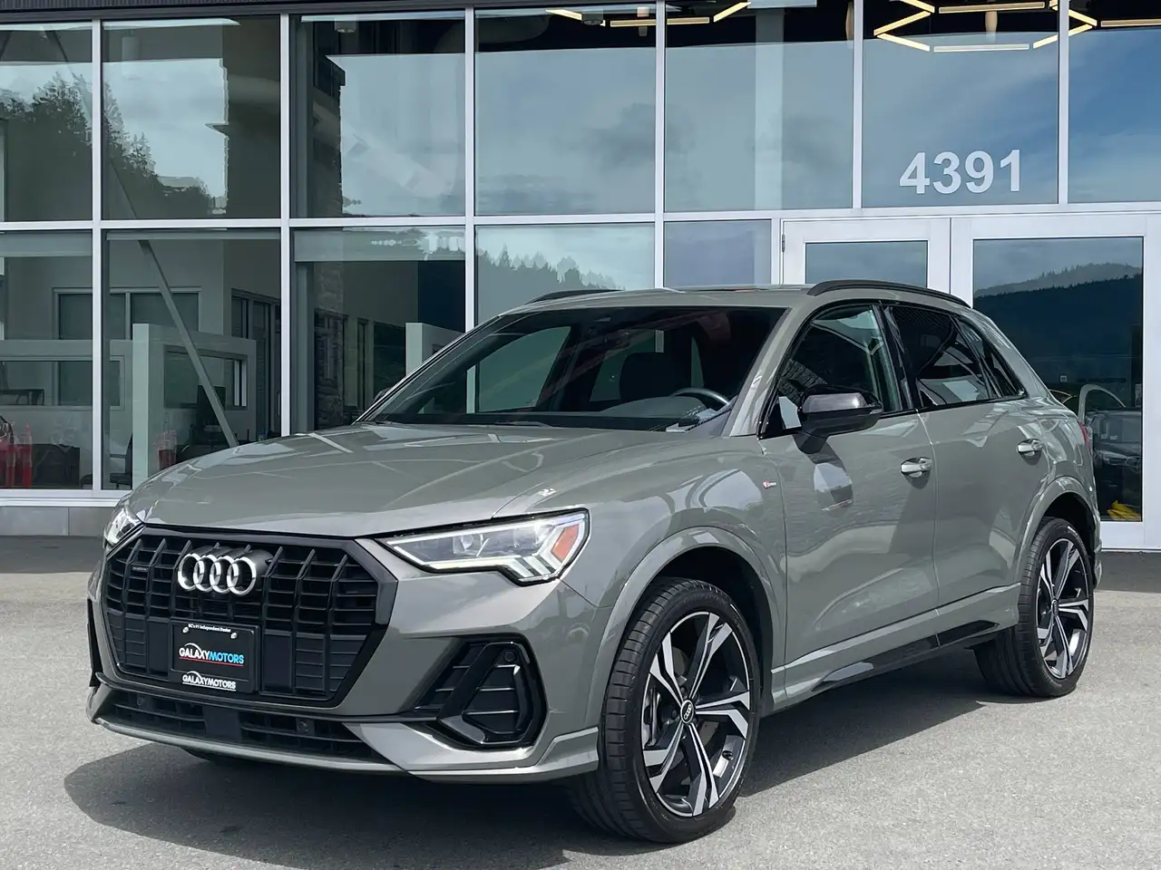 Audi Q3 photo Audi Q3