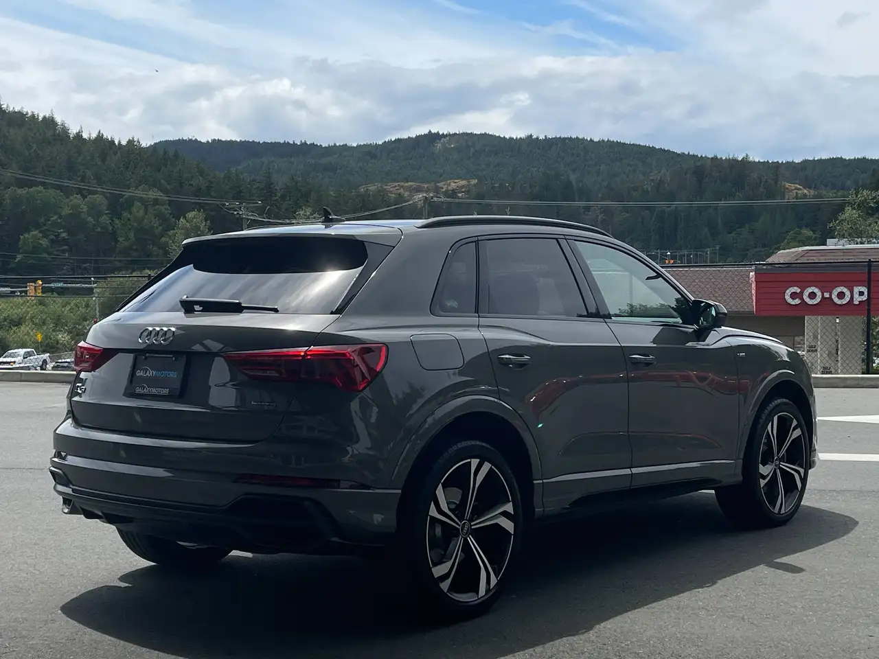 Audi Q3 photo Audi Q3