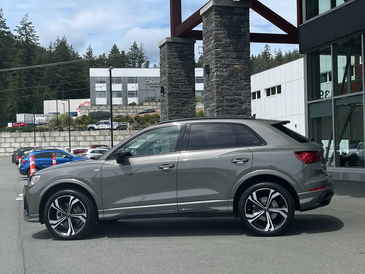 Audi Q3 photo Audi Q3