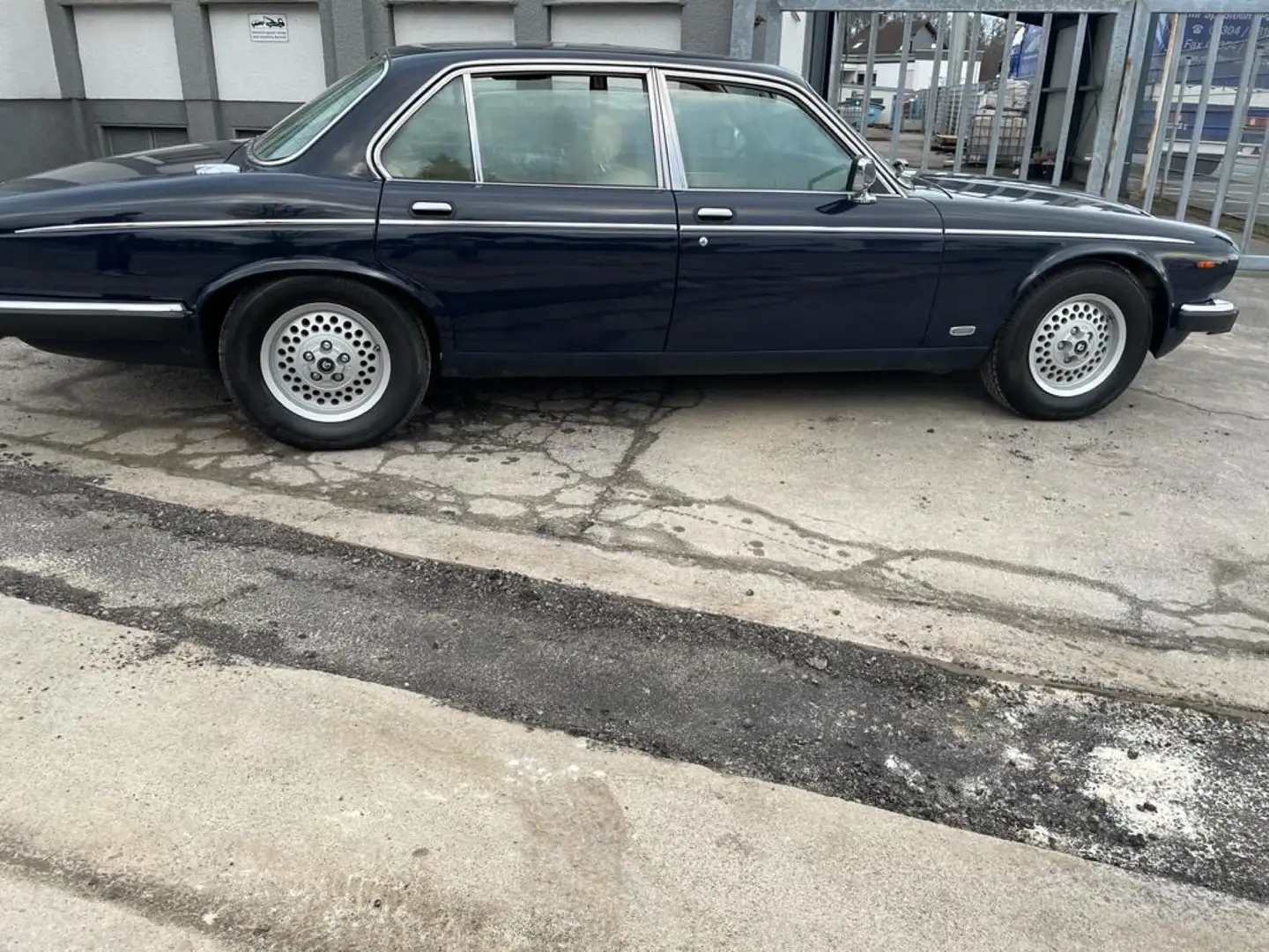 Daimler Double Six xj 12  V12 Mavi - 2