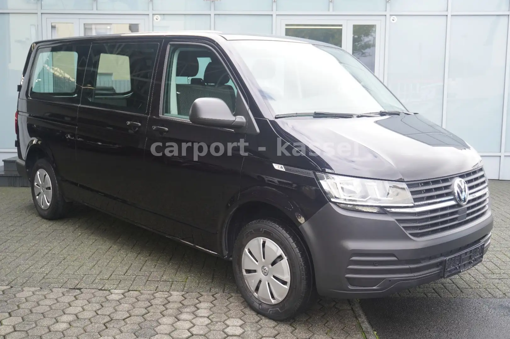 Volkswagen T6 Kombi T6.1 Kombi Transporter lang Verglast/1. Hand Schwarz - 1