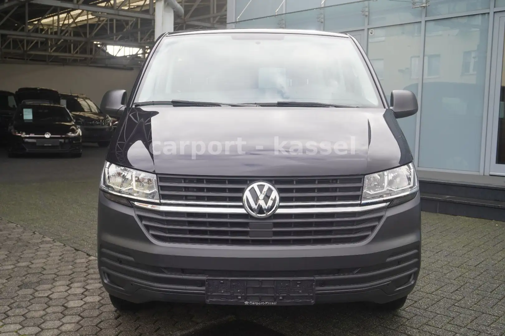 Volkswagen T6 Kombi T6.1 Kombi Transporter lang Verglast/1. Hand Schwarz - 2