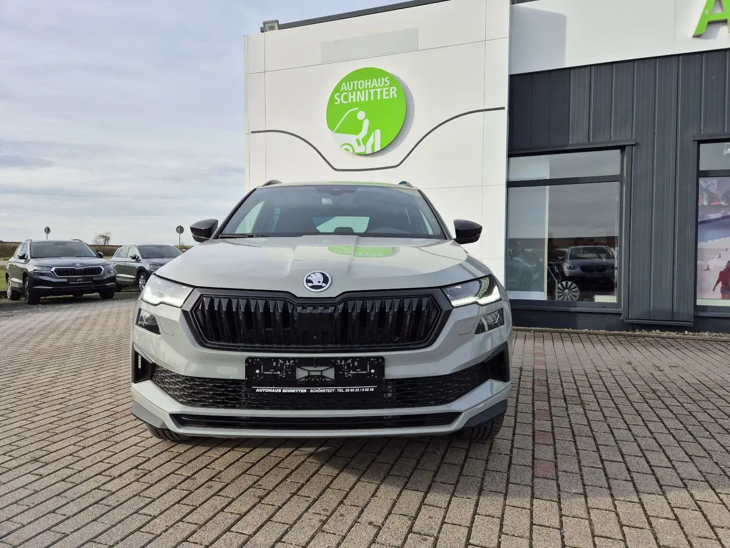 Skoda Karoq Sportline NAV,AHZV,360°,el Heckklappe, Gris - 2