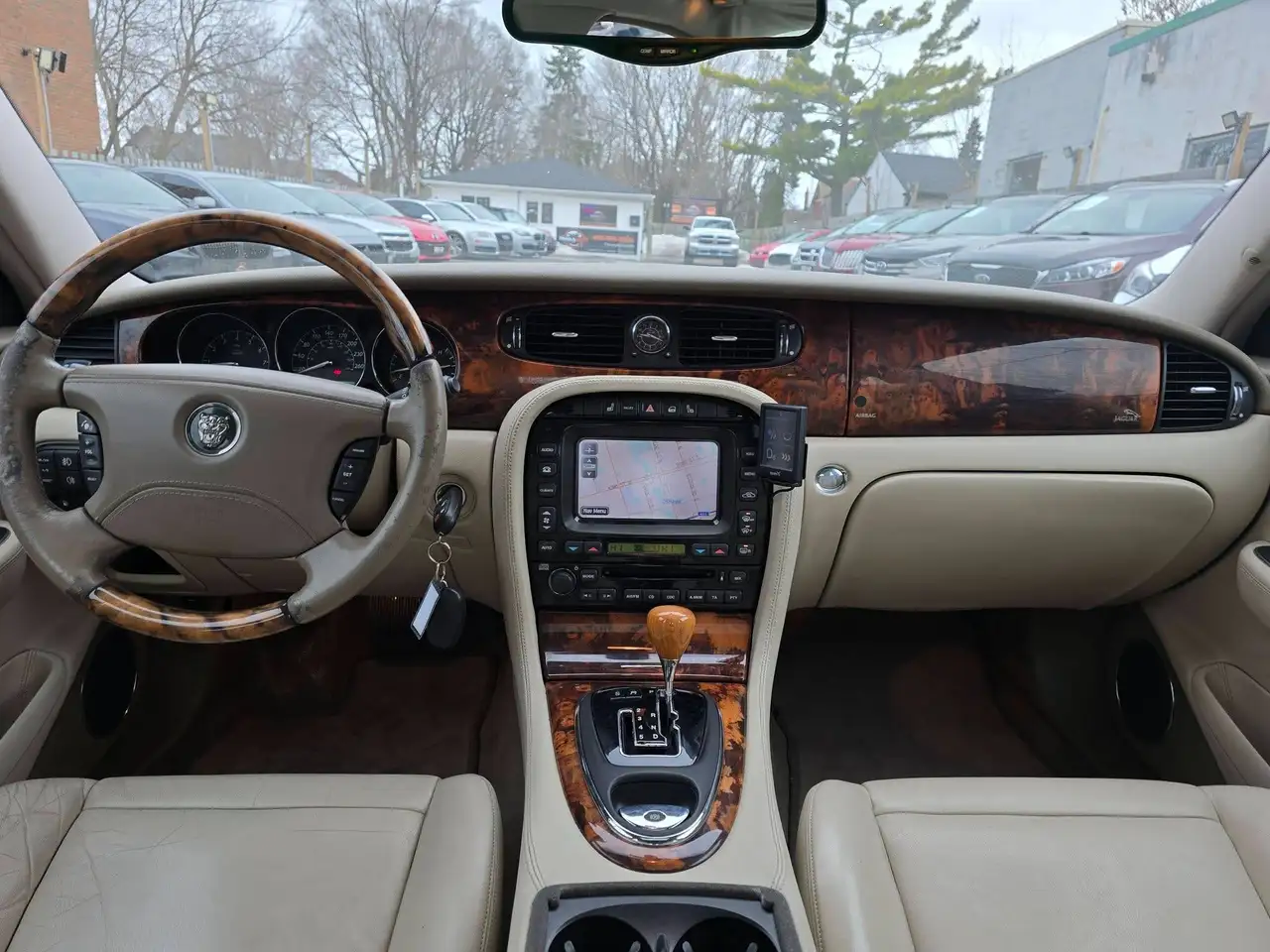 Jaguar XJ снимка Jaguar XJ