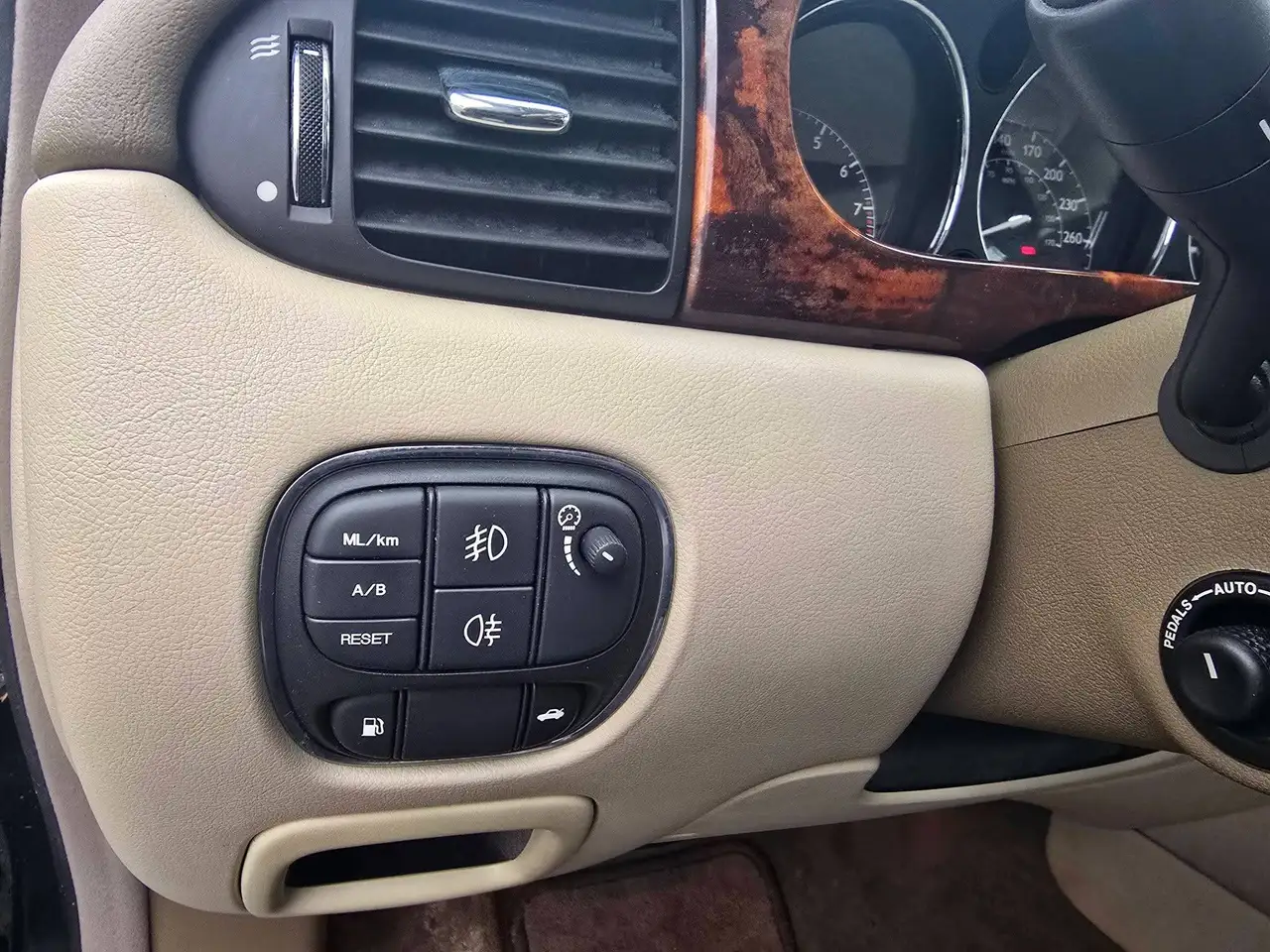 Jaguar XJ снимка Jaguar XJ
