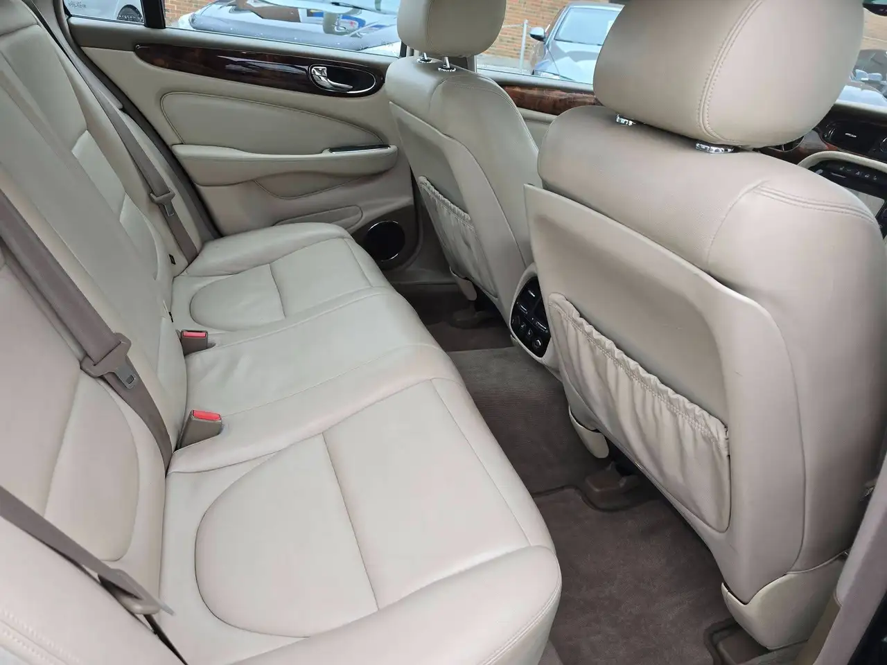 Jaguar XJ снимка Jaguar XJ