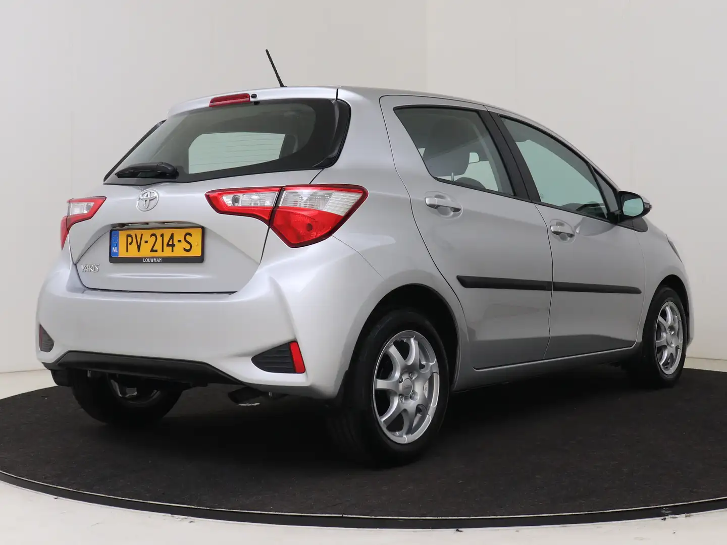Toyota Yaris 1.5 VVT-i Aspiration *automaat | Navigatie | LM ve Gris - 2