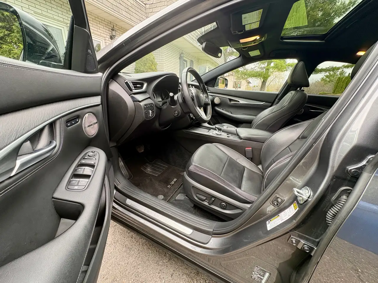 Infiniti QX55 снимка Infiniti QX55