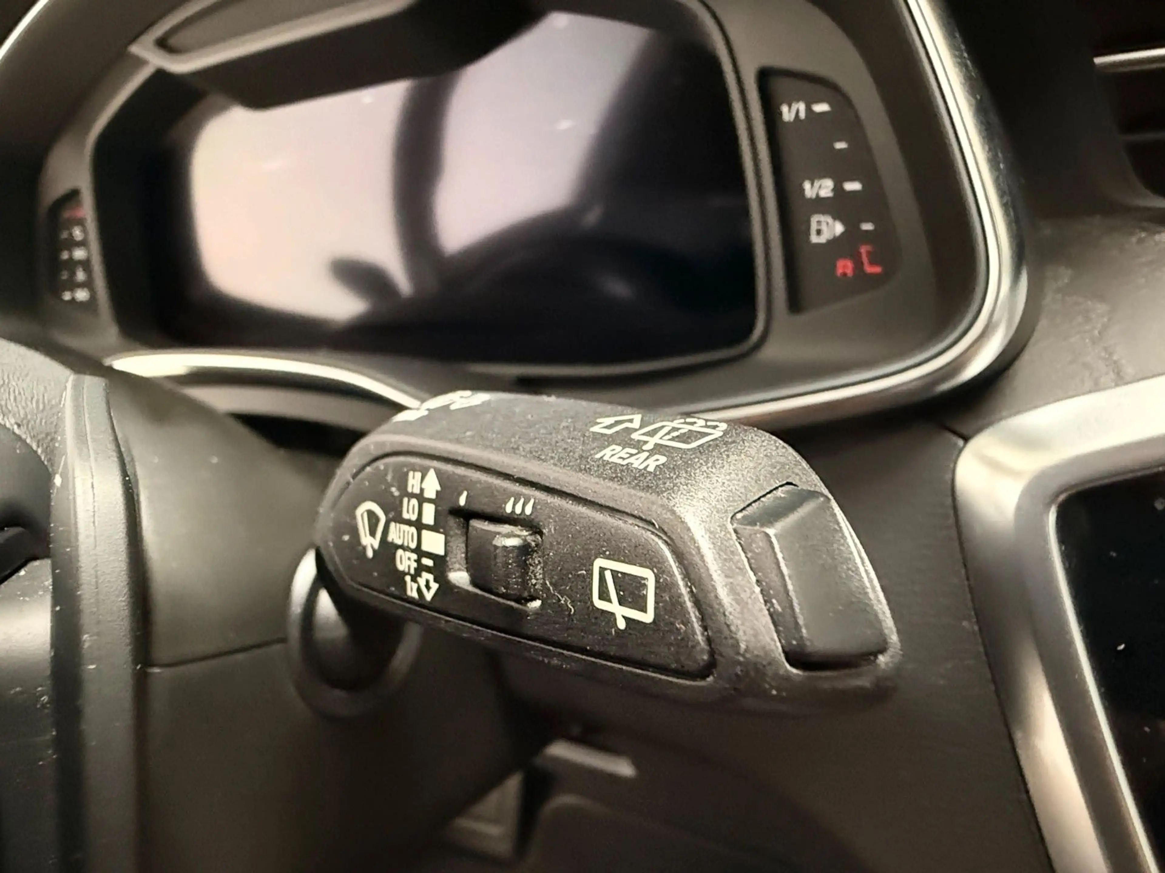 Audi A6 Avant 40 TDI quattro Pano Head-Up Leder AHK — photo 14