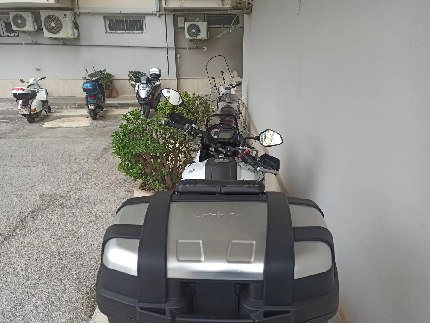 Benelli TRK 502 TRK 502 X Alb - 1