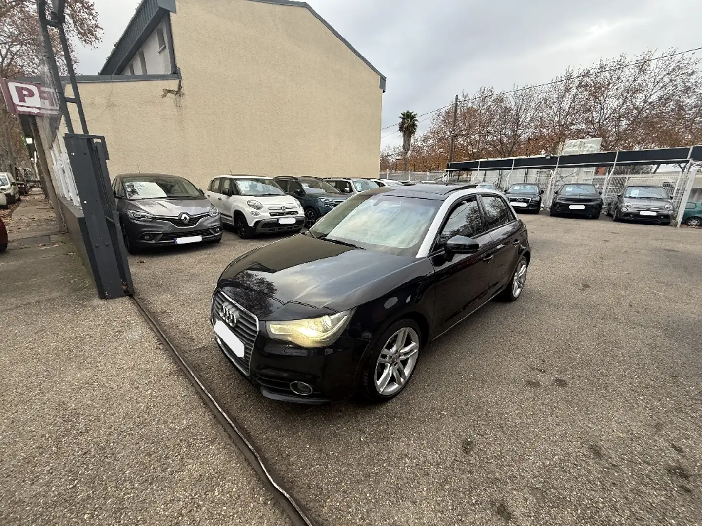 Audi A1 1.6 TDI 90 Ambition Luxe - 2