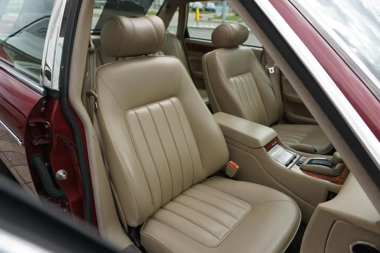 Daimler Double Six 6.0 V12 XJ81 Nederlandse auto, foto 5