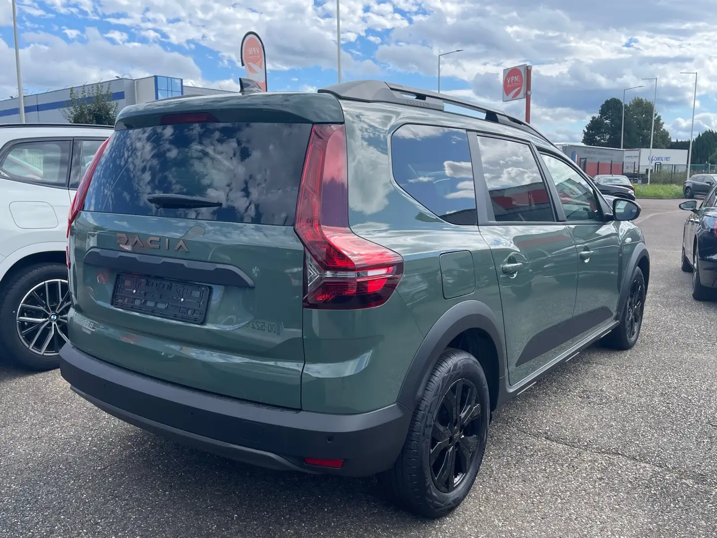 Dacia Jogger JOGGER 1.6 Hybrid 140 5 places GSR2 Extreme PHASE 2 +CAMERA/RADAR+CLIM AUTO+OPTIONS Grün - 2