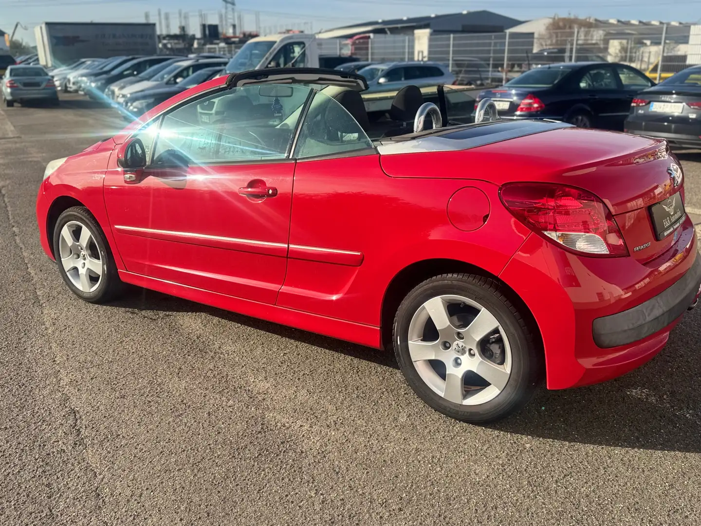 Peugeot 207 Premium. Aus 1 Hand Rot - 2