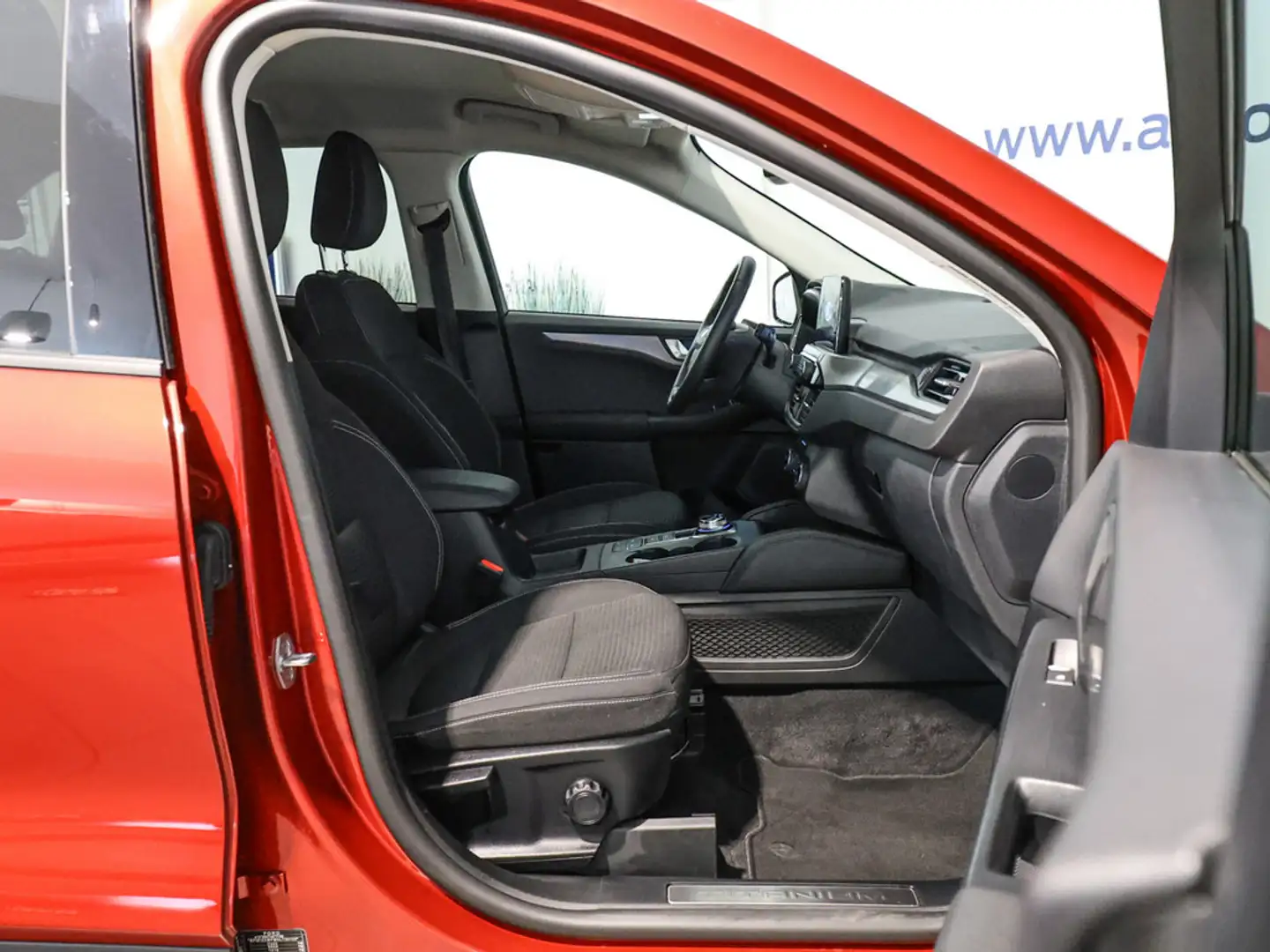 Ford Kuga Titanium 2.5l Plug-in-Hybrid PHEV Rojo - 2