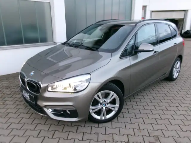 BMW 220 220dActiveTour. LRH RFK ACC LED HiFi DAP AHB EU6