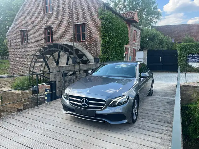 Mercedes-Benz E 200 E 200 d