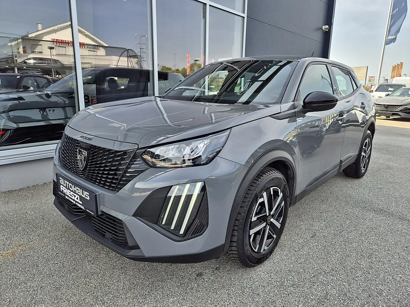 Peugeot 2008 1.2 PureTech 100 Active Grau - 1
